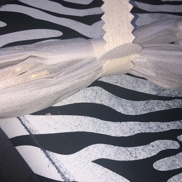 Elegant Gray Crocodile-Embossed Handbag(Ashley Hordge) - Picture 15 of 17